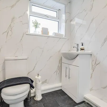 Stylish & Vibrant 2 Bedroom Manchester Exterior photo