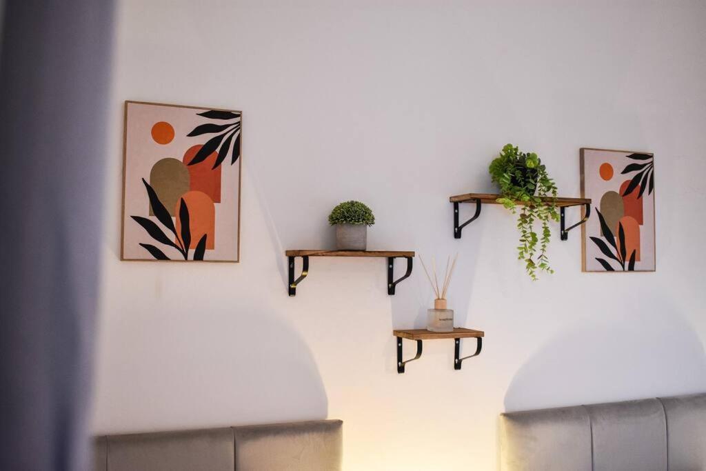 Stylish & Vibrant 2 Bedroom Casa de Férias *