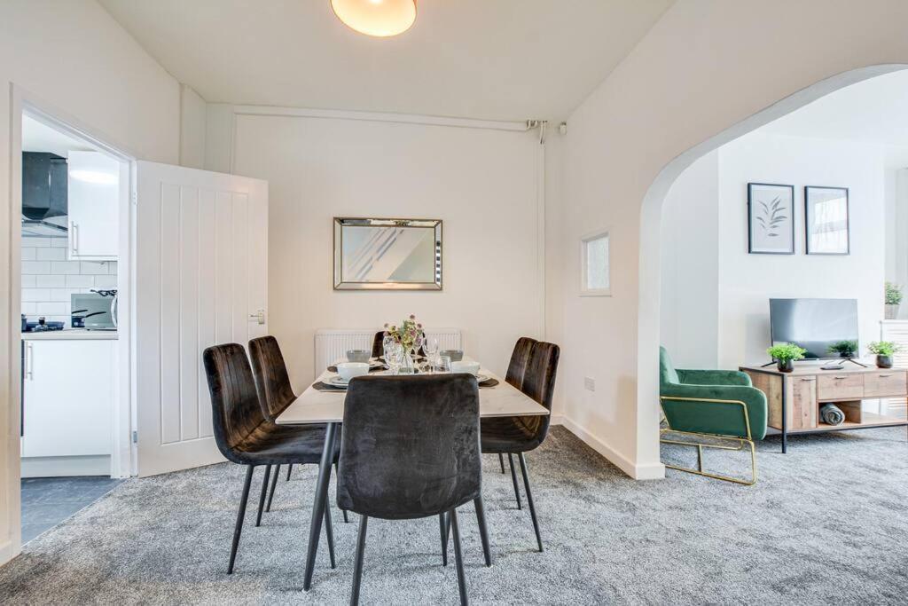 Casa de Férias Stylish & Vibrant 2 Bedroom Manchester