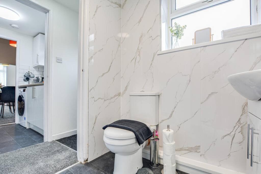 Stylish & Vibrant 2 Bedroom Casa de Férias Manchester