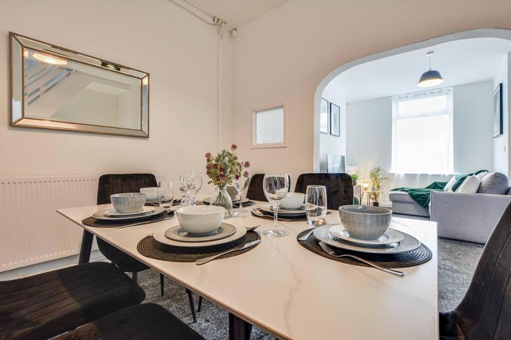 Casa de Férias Stylish & Vibrant 2 Bedroom Manchester